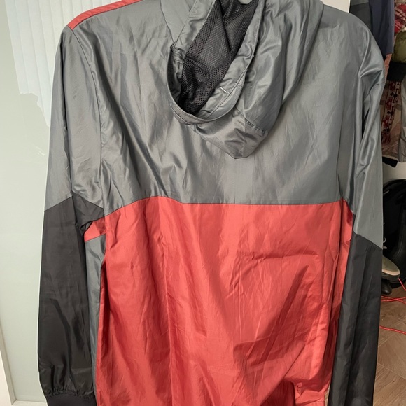 Under Armour Legacy Windbreaker - Picture 2 of 3